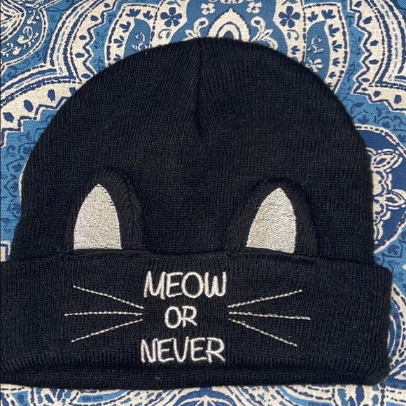 Accessories - Women’s black cat hat